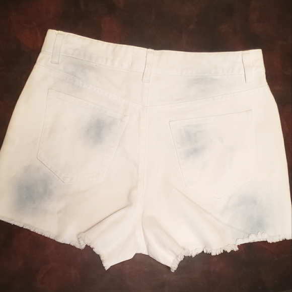 Chelsea & Violet - Picture 2 of 2